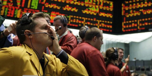 “Βουτιά” για Dow Jones και S&P 500 χάνοντας 831,8 και 94,66 μονάδες