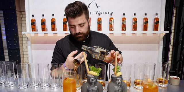 Το World Class στη 10η χρομιά του έκανε “shake” την coctail σκηνή με πρωτότυπες & δημιουργικές δοκιμασίες