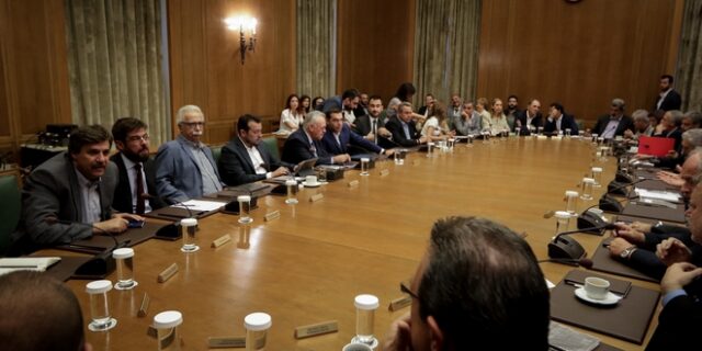 Υπουργικό με φόντο Καμμένο και με προϋπολογισμό στην ατζέντα