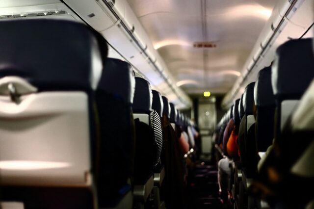 Οι 10 “εντολές” για τους αεροπορικούς ταξιδιώτες