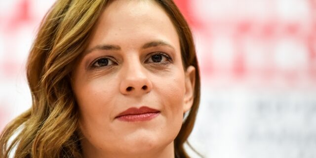 Αχτσιόγλου στο News 24/7: “Tα γραφεία του ΔΝΤ κλείνουν, το πνεύμα του όμως παραμένει στις εργατικές πολιτικές της ΝΔ”