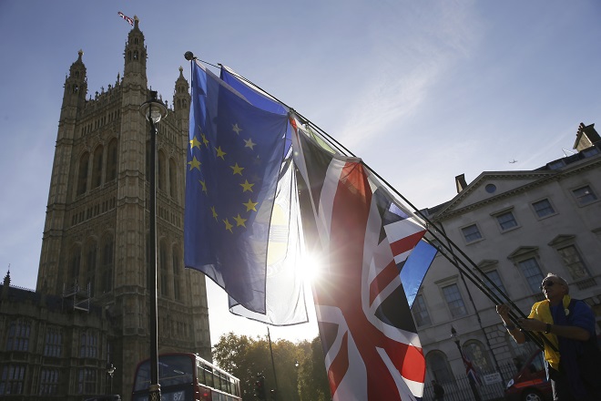Στο Brexit αντανακλώνται τα αδιέξοδα Λονδίνου και Βρυξελλών