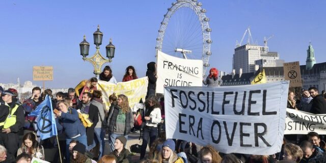 Βρετανία: Περισσότερες από 70 συλλήψεις σε διαδήλωση για το περιβάλλον