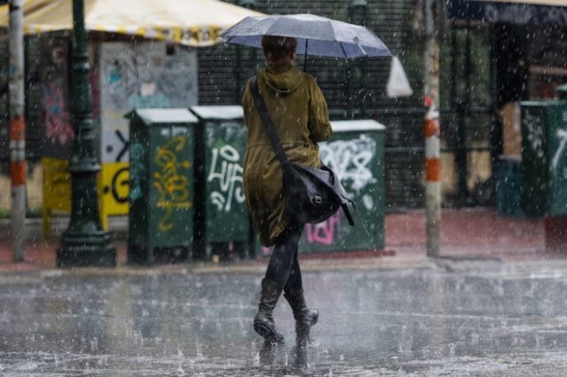 Βροχές και σποραδικές καταιγίδες κυρίως στα νότια