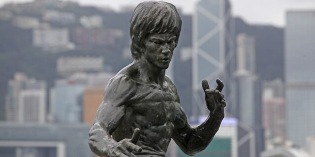 Σαν σήμερα γεννήθηκε ο Μπρους Λι