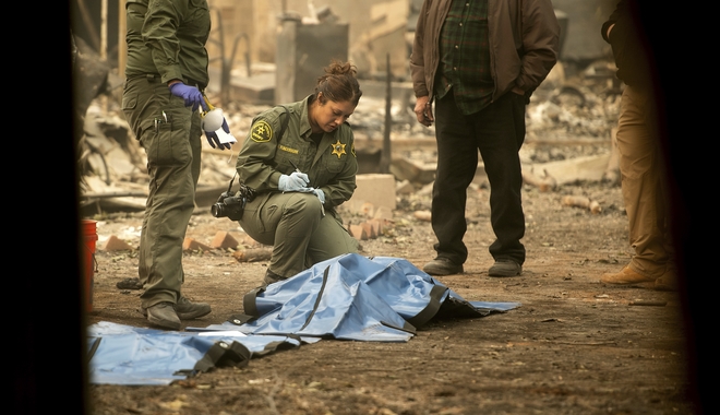 Φωτιά στην Καλιφόρνια: Συνεχώς βρίσκουν πτώματα – Πάνω από 100 οι αγνοούμενοι
