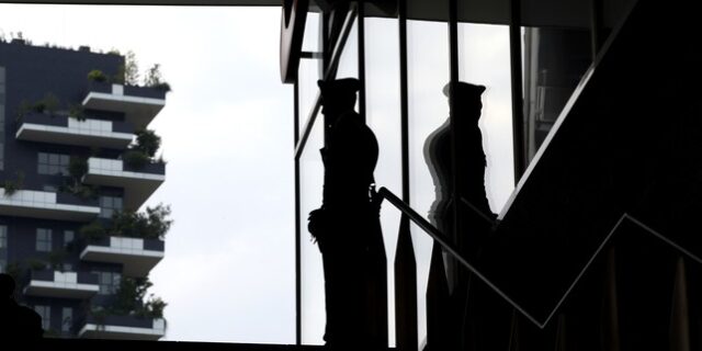 Αίσιο τέλος στο θρίλερ των ομήρων: Παραδόθηκε ο μαφιόζος
