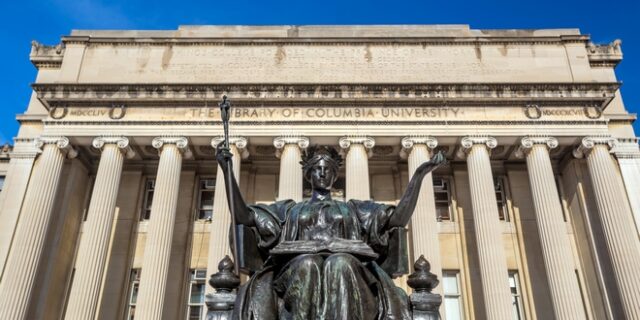 Πώς προφέρεται το Columbia: Το μπέρδεμα με Μητσοτάκη – Τσίπρα στη Βουλή