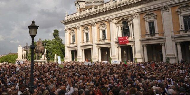 Ιταλία: Χιλιάδες στους δρόμους κατά του αντιμεταναστευτικού διατάγματος