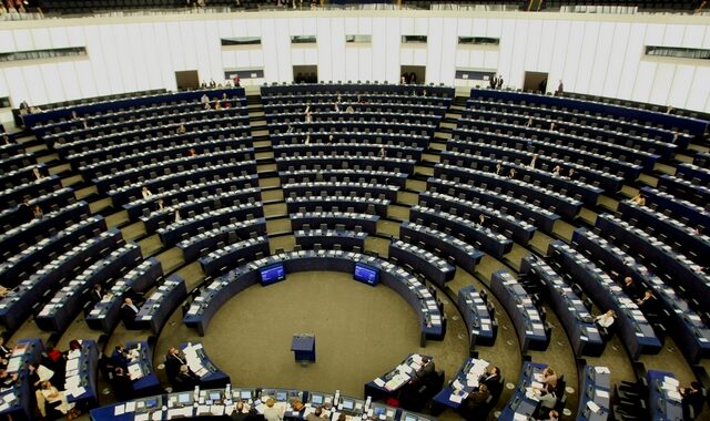 Εισήγηση για επίσημη αναστολή των ενταξιακών διαπραγματεύσεων της ΕΕ με Τουρκία