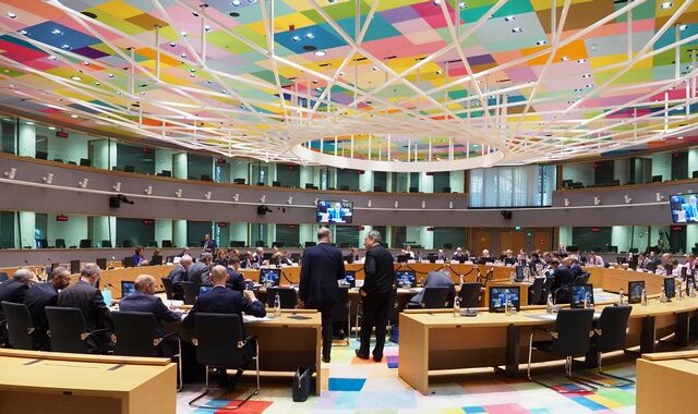 Eurogroup: Έπεσαν οι “υπογραφές” για τις συντάξεις – Τον Ιανουάριο η απόφαση για τη δόση των 600 εκατ. ευρώ
