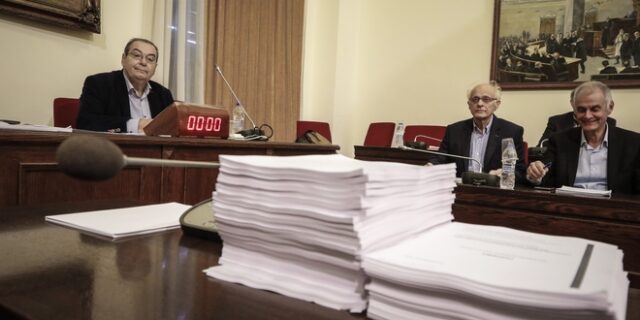 Αρθροσκοπήσεις: Ο ΣΥΡΙΖΑ βλέπει μεθοδεύσεις, η ΝΔ δε βλέπει πολιτικές ευθύνες