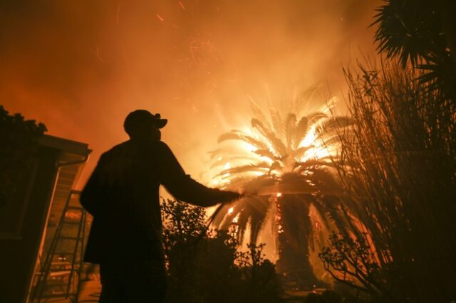 Φωτιά στην Καλιφόρνια: Έντεκα νεκροί – Τρεις εβδομάδες για να τεθεί υπό έλεγχο