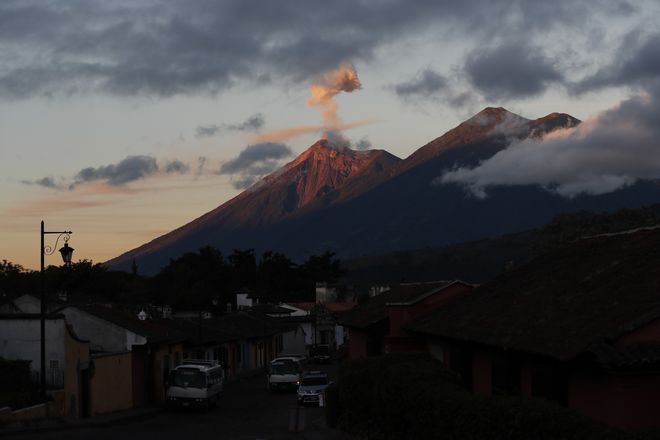 Συναγερμός στη Γουατεμάλα: Ενεργοποιήθηκε ξανά το ηφαίστειο Φουέγο