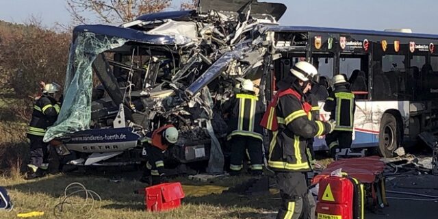 Γερμανία: Σύγκρουση δύο σχολικών λεωφορείων – Δεκάδες τραυματίες