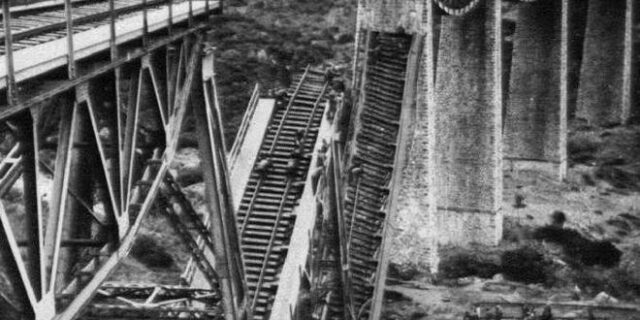 Σαν σήμερα η ανατίναξη της γέφυρας του Γοργοπόταμου