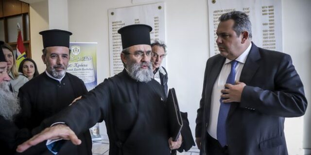 Ο Καμμένος κλείνει το μάτι στους κληρικούς