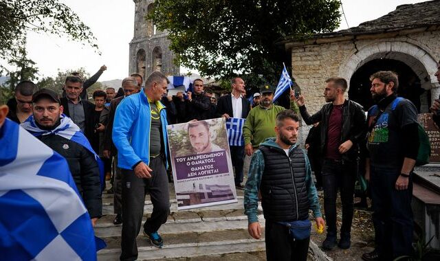 Τελέστηκε το μνημόσυνο του Κωνσταντίνου Κατσίφα στον Ιερό Ναό του Αγίου Αθανασίου στις Βουλιαράτες