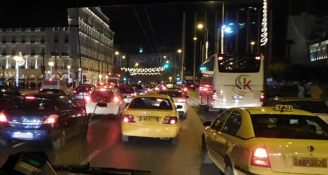 Κίνηση στους δρόμους: Στο “κόκκινο” οι δρόμοι στο κέντρο της Αθήνας