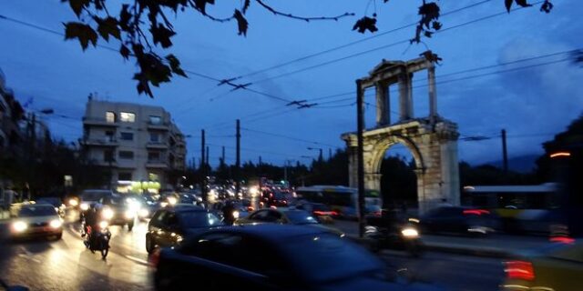 Κίνηση στους δρόμους: Κλειστή η Β. Κωνσταντίνου στο Καλλιμάρμαρο