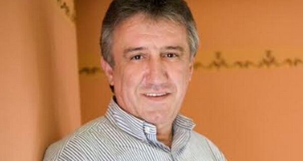 Στα βιβλιοπωλεία το βιβλίο του Γ. Λακόπουλου “Η σκηνοθεσία του δημόσιου προσώπου”