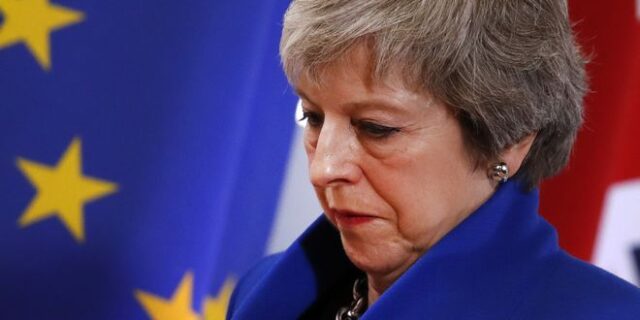 Βρετανία: Μέι τέλος- Ξεκινά η διαδικασία καθαίρεσής της