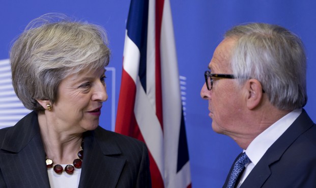 Βρυξέλλες και Λονδίνο κατέληξαν σε προσωρινή συμφωνία για τη σχέση τους μετά το Brexit
