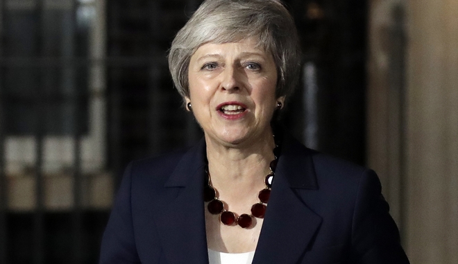 Βρετανία: Παραίτηση της Μέι το καλοκαίρι αναμένουν υπουργοί