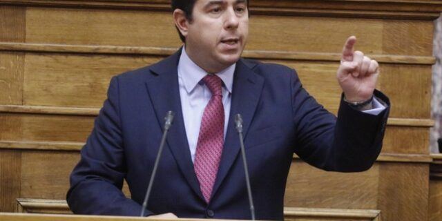 Μηταράκης: Ο ΣΥΡΙΖΑ έφερε μία συμφωνία εκτός εθνικής γραμμής