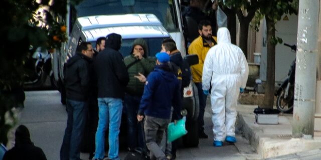 Ποιους “δείχνει” το περιβάλλον Ντογιάκου για τη βόμβα έξω από το σπίτι του