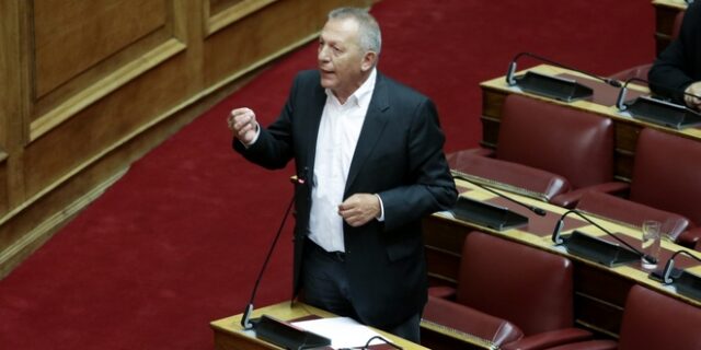 Οργή ΚΚΕ για τον τρόπο με τον οποίο έγινε η συζήτηση για την Αναθεώρηση