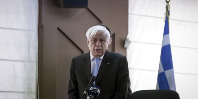 Παυλόπουλος: Τι θα είχε συμβεί, αν ζούσε στην Ελλάδα ο Στίβεν Χόκινγκ;