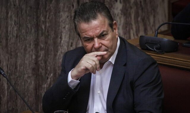 Πετρόπουλος: Μειώνεται το ποσοστό εισφοράς για όλους τους ασφαλισμένους