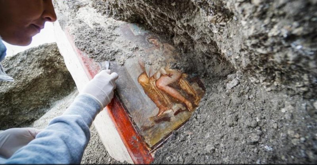 Πομπηία: Έτσι αποκαλύφθηκε η ερωτική τοιχογραφία της Λήδας με τον Κύκνο