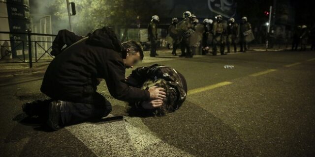 Η αναίτια επίθεση των ΜΑΤ στην πορεία στη Λεωφόρο Αλεξάνδρας