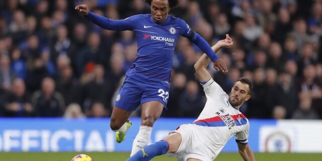 “Μάχη” Cosmote TV και NOVA για τα τηλεοπτικά της Premier League
