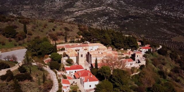 Ανακαλύπτουμε μοναδικούς προορισμούς ταξιδεύοντας σε Νέα και Κεντρική Οδό