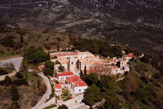 Ανακαλύπτουμε μοναδικούς προορισμούς ταξιδεύοντας σε Νέα και Κεντρική Οδό