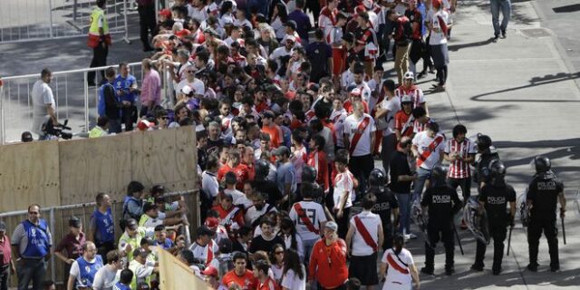 Ρίβερ – Μπόκα: Επίθεση με πέτρες και σίδερα στο πούλμαν, επεισόδια και ξύλο
