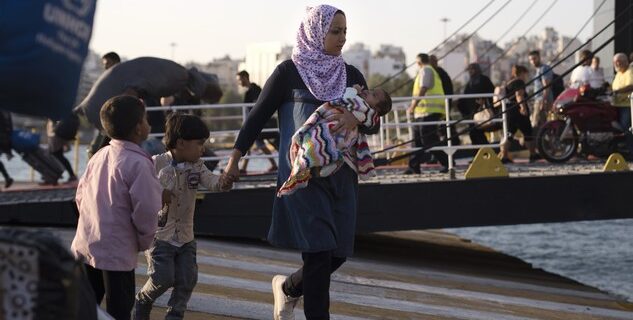 Πόσοι πρόσφυγες υπάρχουν στη χώρα μας – Πόσους φιλοξενούν οι πλούσιοι και οι φτωχοί