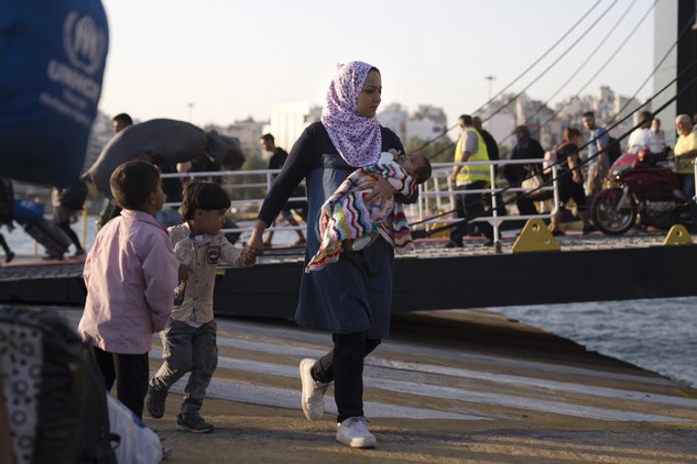 Πόσοι πρόσφυγες υπάρχουν στη χώρα μας – Πόσους φιλοξενούν οι πλούσιοι και οι φτωχοί