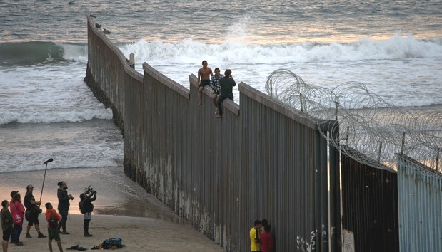ΗΠΑ: “Όχι” στην εκταμίευση 1 δισ. για το τείχος στα σύνορα με το Μεξικό