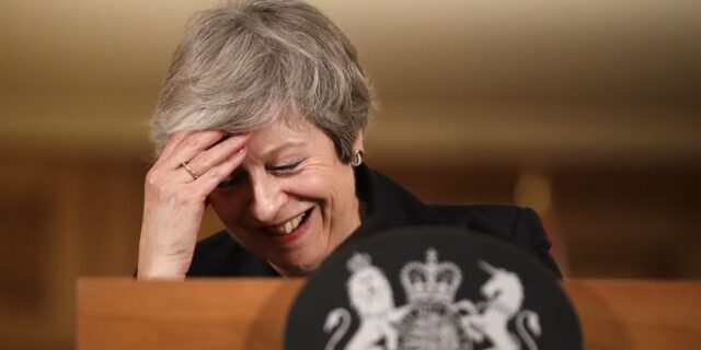 Brexit: Βέτο Βορειοιρλανδών στη Μέι – “Ή αυτή ή εμείς”