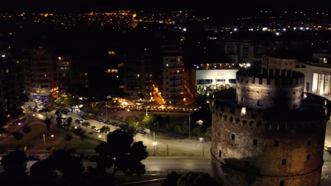 Θεσσαλονίκη: Νυχτερινός “περίπατος” στην νύμφη του Θερμαϊκού
