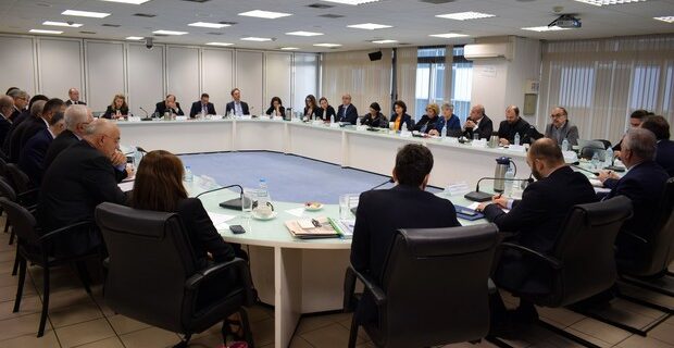 Μειώθηκαν τα “κόκκινα” δάνεια αλλά η Ελλάδα είναι ακόμη στην πρώτη θέση