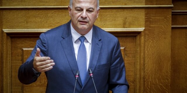 Τσιάρας για Συμφωνία: Καθένας από τους 300 στέκεται μπροστά στον καθρέφτη της προσωπικής του ευθύνης