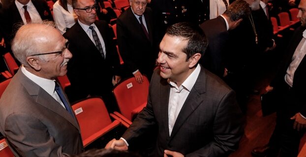 Η υποδοχή του Τσίπρα έγινε με… AC/DC