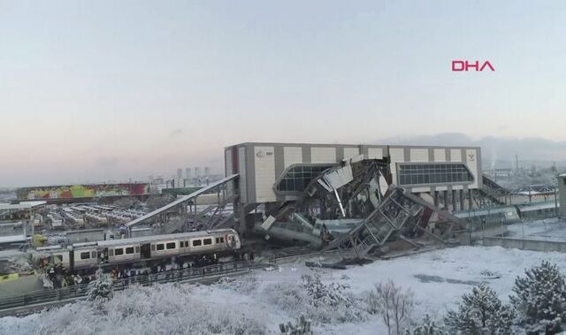 Σιδηροδρομικό δυστύχημα στην Τουρκία: Τουλάχιστον 7 νεκροί, 43 τραυματίες