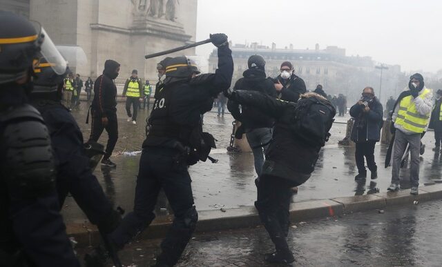 Χαμός με βίντεο ελεύθερου σκοπευτή στο Παρίσι