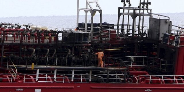 Κύπρος: Δεν υπάρχει θαλάσσια ρύπανση  από τη φωτιά στο πετρελαιοφόρο “Άθλος”